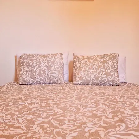 דירה Sunny 2br Heart Of לרנקה