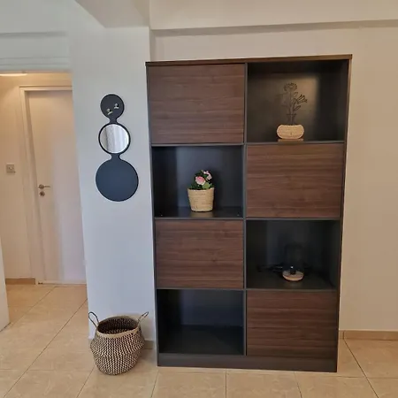 Sunny 2br Heart Of דירה לרנקה