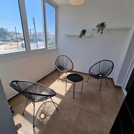 Sunny 2br Heart Of Apartament *
